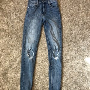 ⚠️SOLD ON CURTSY⚠️Levi’s high super skinny jeans